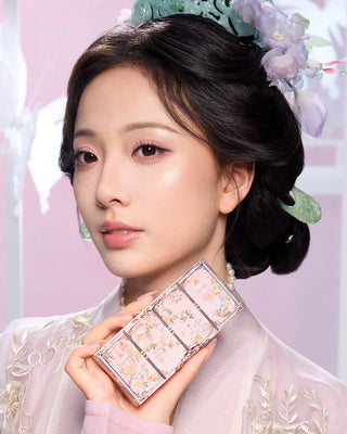 Flower Knows Butterfly Cloud Collar Embossed Highlight & Contour Palette