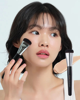 Studio 17 Glide Foundation Brush 411